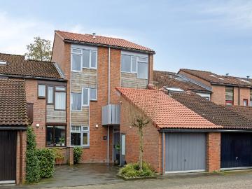 5 bedrooms Huurwoning Surface Area: 186m2