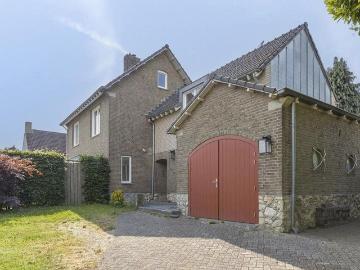 5 bedrooms Huurwoning Surface Area: 195m2