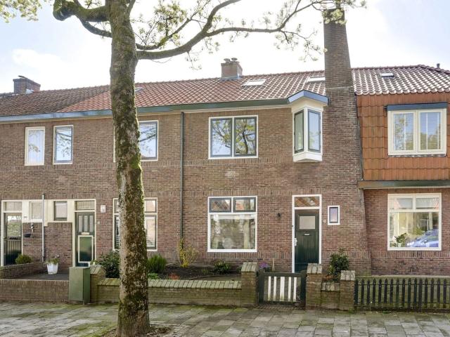 5 bedrooms Huurwoning Surface Area: 104m2