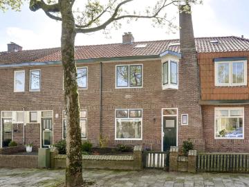 5 bedrooms Huurwoning Surface Area: 104m2