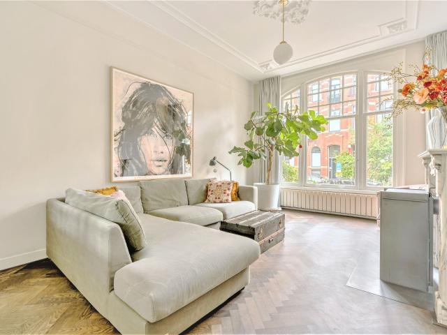 5 bedrooms Huurwoning Surface Area: 215m2