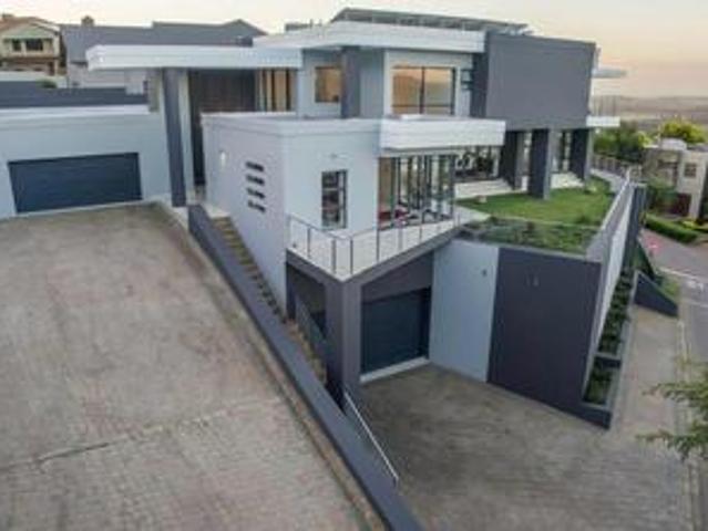 5 bedrooms house on the market in fe.