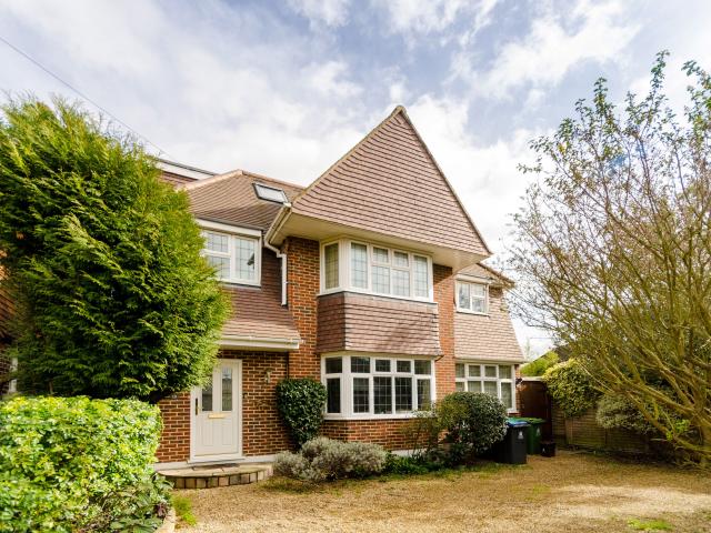 5 Bedrooms House detached for Rent in Albion Road | Foxtons