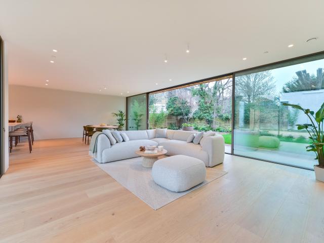 5 Bedrooms House detached for Rent in Cordelia Close | Foxtons