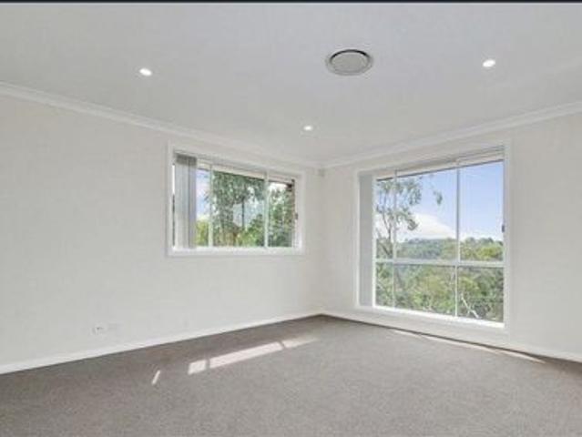 5 BEDROOMS HOUSE FOR LEASE!