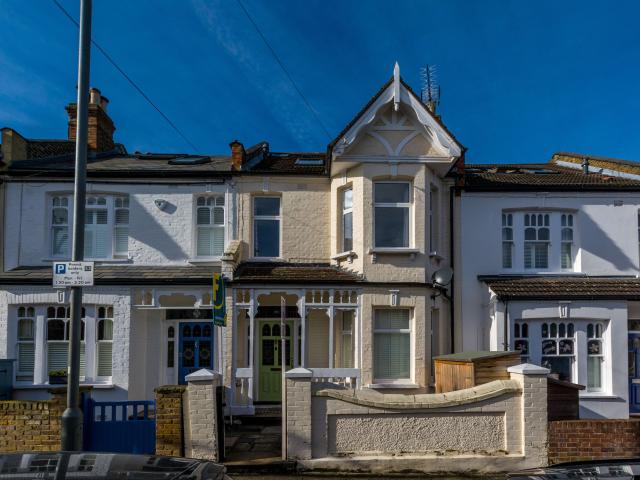 5 Bedrooms House for Rent in Elborough Street | Foxtons
