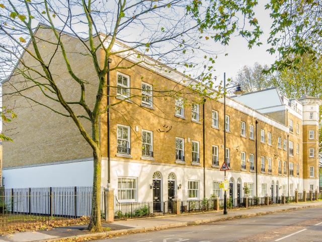 5 Bedrooms House for Rent in Harper Road | Foxtons