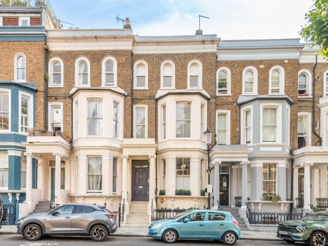5 Bedrooms House for Rent in Powis Gardens | Foxtons