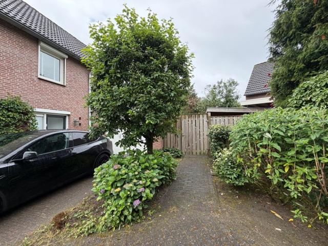5 bedrooms House Surface Area: 172m2 Unfurnished