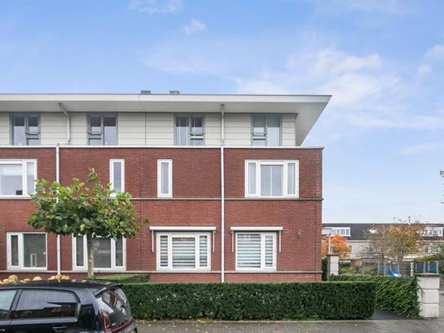 5 bedrooms House Surface Area: 176m2 Furnished Available from: 2026 07 24