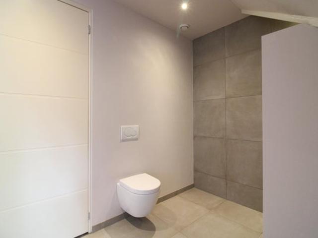 5 bedrooms House Surface Area: 232m2 Unfurnished