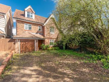 5 Bedrooms House terraced for Rent in Fauna Close | Foxtons