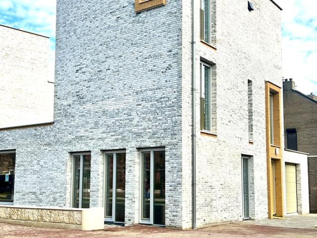 5 bedrooms Surface Area: 150m2