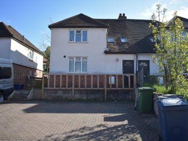 5 Bedrooms Semi detached house for rent in Suffield Road, High Wycombe HP12