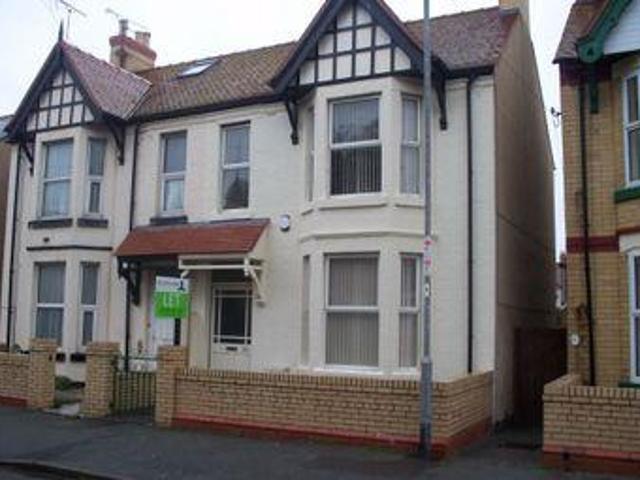 5 Bedrooms Semi detached house for sale in Sandringham Avenue, Rhyl, North Wales, Denbighshire LL18