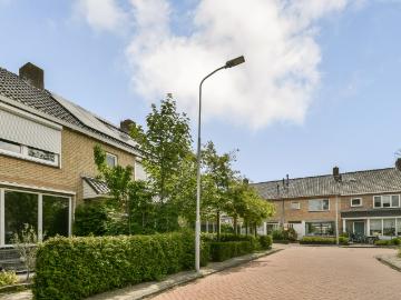 5 bedrooms tussenwoning Surface Area: 122m2