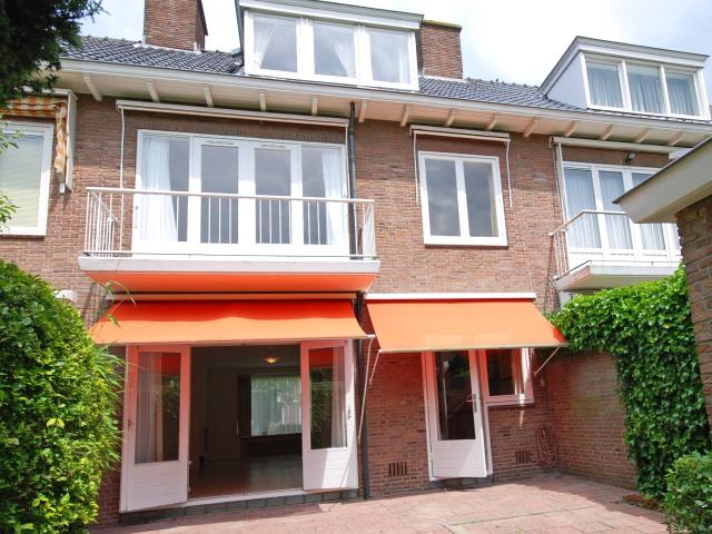 5 bedrooms tussenwoning Surface Area: 214m2