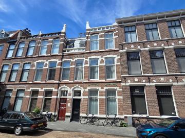 5 bedrooms tussenwoning Surface Area: 254m2