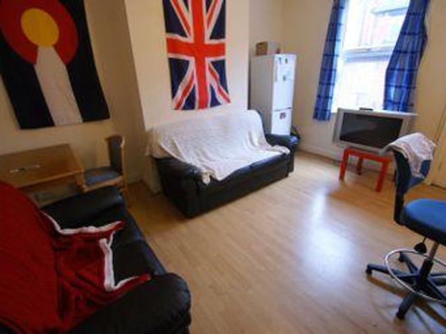 5 Bedrooms Terraced house for rent in Brudenell Mount, Hyde Park, Leeds LS6