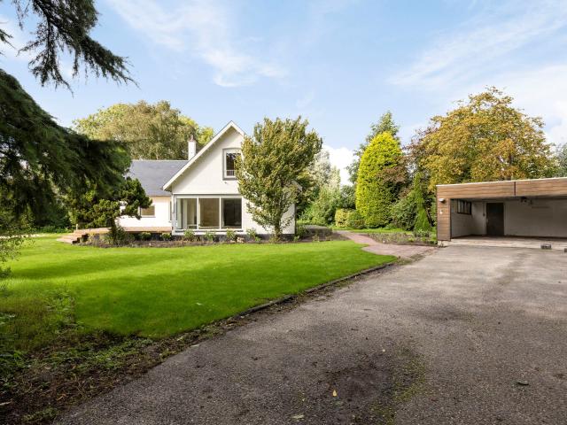 5 bedrooms vrijstaande woning Surface Area: 242m2