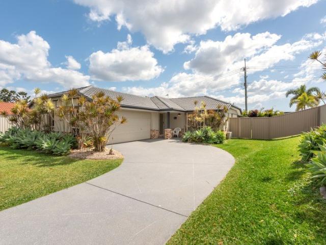 5 Bedrooms, 3 Bathrooms in Glenwood Crest