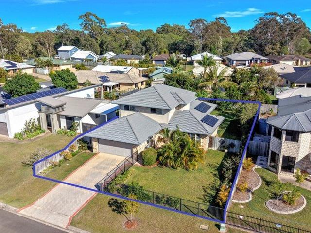5 Bedrooms, 3 Bathrooms 500m From The Beach @ Toogoom, Hervey Bay!