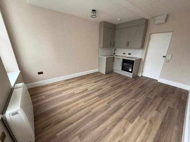 5 Belvedere Terrace, Brighton BN1, Studio to rent, £975 pcm | PrimeLocation