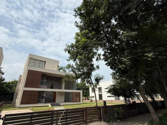 5 BHK Villa in Thol for resale Ahmedabad. The reference number is 21063318