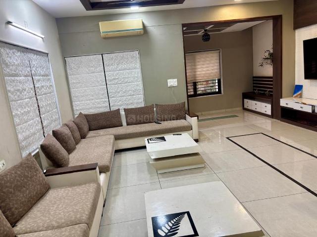 5 BHK Villa in Thaltej for resale Ahmedabad. The reference number is 20107590