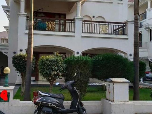 5 BHK Villa in Thaltej for resale Ahmedabad. The reference number is 20455991