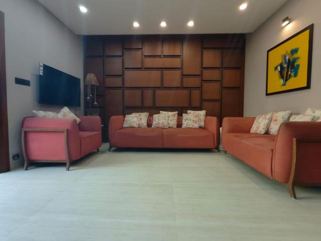 5 BHK Villa in Thaltej for resale Ahmedabad. The reference number is 20588582