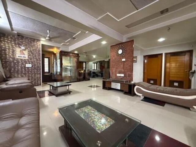 5 BHK Villa in Thaltej for resale Ahmedabad. The reference number is 21159793