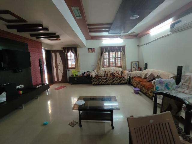 5 BHK Villa in Thaltej for resale Ahmedabad. The reference number is 21177528