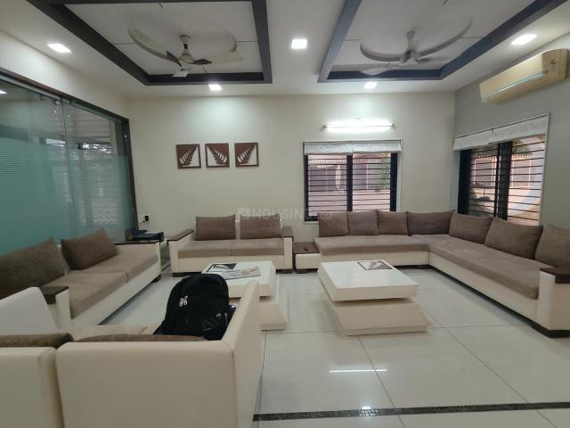5 BHK Villa in Thaltej for resale Ahmedabad. The reference number is 21372270