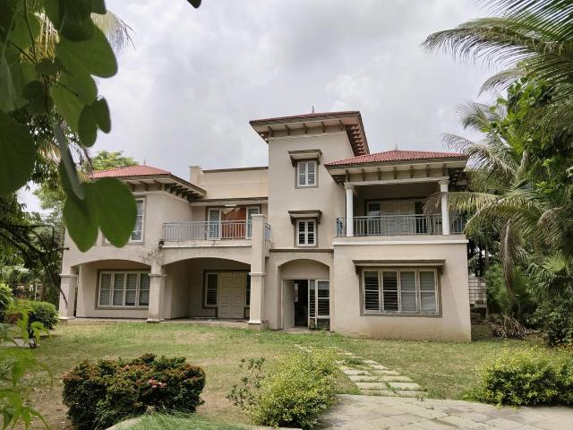 5 BHK Villa in Vaishno Devi Circle for rent Ahmedabad. The reference number is 21040091