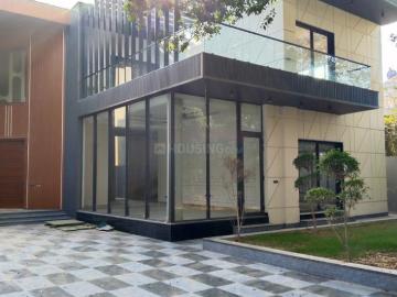 5 BHK Villa in Vasant Kunj for resale New Delhi. The reference number is 19182174