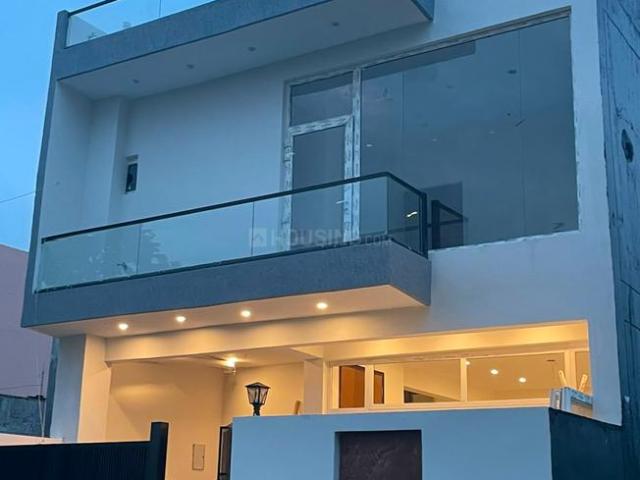 5 BHK Villa in Wave City for resale Ghaziabad. The reference number is 21066301