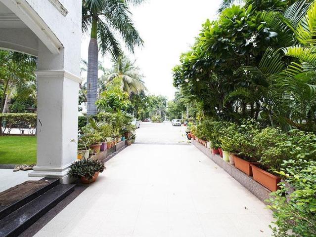 5 BHK Villa in Zundal for resale Ahmedabad. The reference number is 21283666