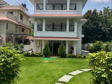 5 BHK Villa in Bodakdev for rent Ahmedabad. The reference number is 18855704