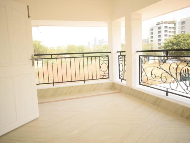 5 BHK Villa in Bodakdev for resale Ahmedabad. The reference number is 21128565