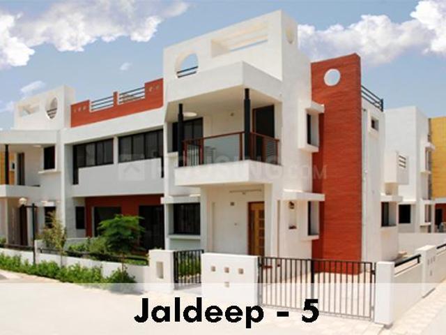 5 BHK Villa in Bopal for resale Ahmedabad. The reference number is 19819142
