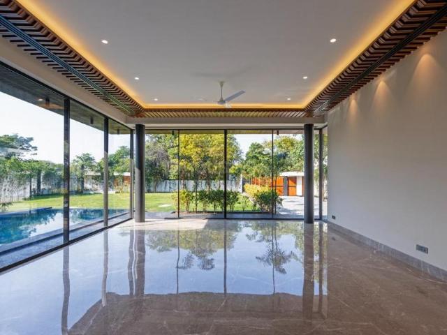 5 BHK Villa in Chhattarpur for rent New Delhi. The reference number is 15868317