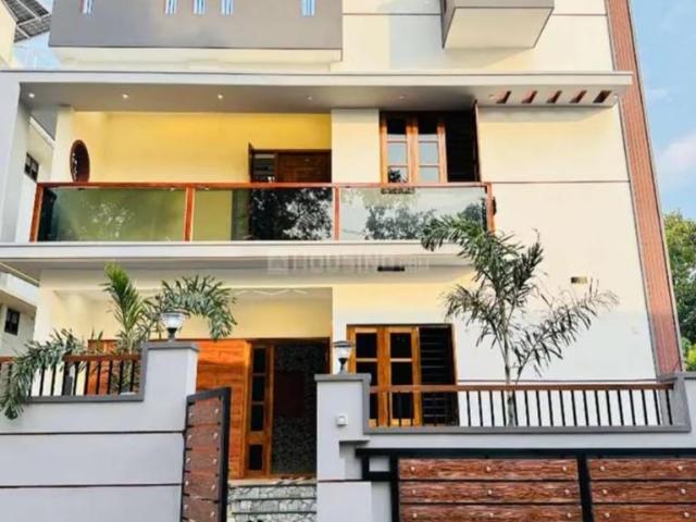 5 BHK Villa in Chitaipur for rent Varanasi. The reference number is 21313378