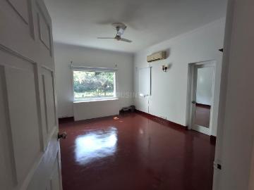 5 BHK Villa in Dera Mandi for resale New Delhi. The reference number is 19972871
