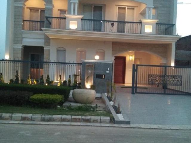 5 BHK Villa in DLF Mullanpur for resale Chandigarh. The reference number is 9234271