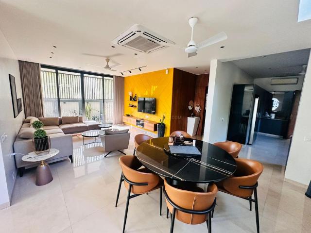5 BHK Villa in Godhavi for resale Ahmedabad. The reference number is 19394474