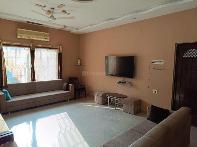 5 BHK Villa in Gurukul for resale Ahmedabad. The reference number is 19753658