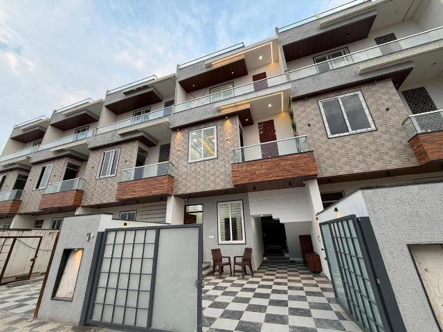 5 BHK Villa in Jagatpura for resale Jaipur. The reference number is 19695853