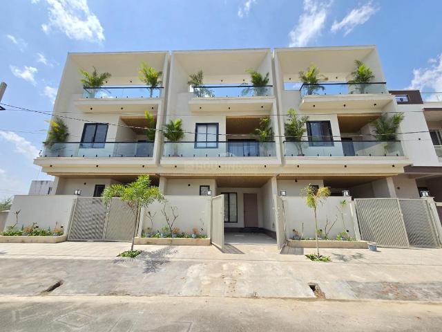 5 BHK Villa in Jagatpura for resale Jaipur. The reference number is 20810577