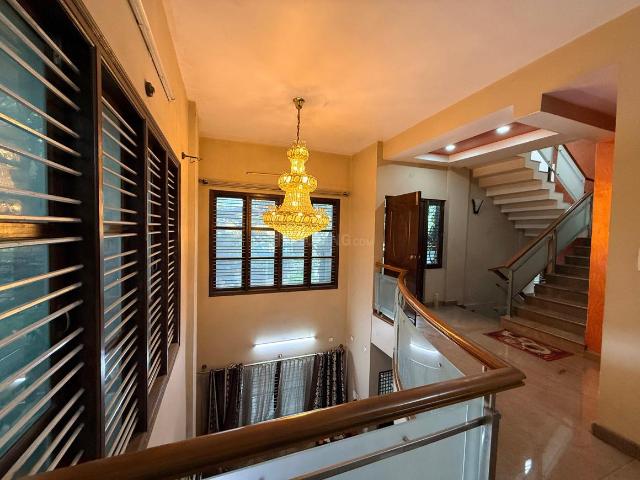 5 BHK Villa in Jayanagar for rent Bengaluru. The reference number is 19349199